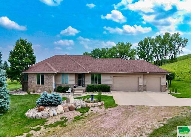 Property at 4707 Buckwalter Dr, Sioux City, IA 51108, 3 beds, 3 baths