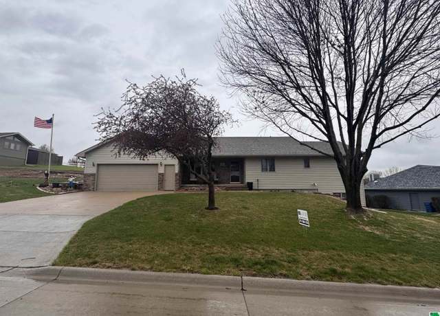 Property at 951 Springbrook Dr, Hinton, IA 51024, 3 beds, 3 baths