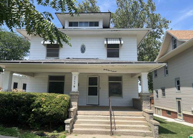 Property at 3507 Stone Ave, Sioux City, IA 51106, 4 beds, 1.5 baths
