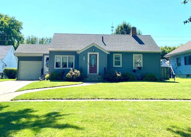 Property at 203 Thomas St, Danbury, IA 51019, 2 beds, 2 baths