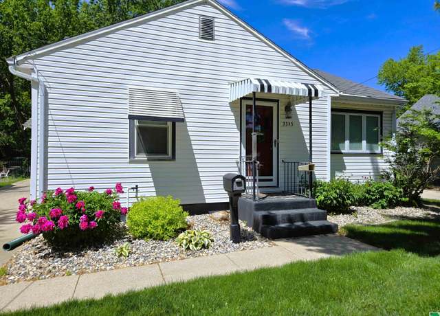 Property at 3345 Concordia Dr, Sioux City, IA 51104, 2 beds, 2 baths