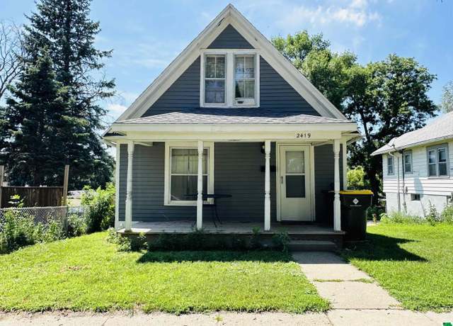 Property at 2419 S Cedar St, Sioux City, IA 51106, 2 beds, 1 bath