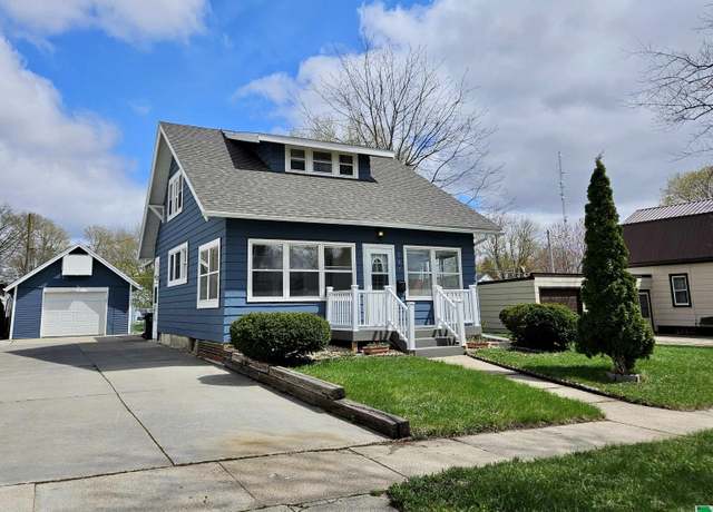 Property at 207 Mae St, Storm Lake, IA 50588, 3 beds, 2.5 baths