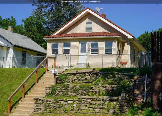Property at 204 S Leonard St, Sioux City, IA 51103, 2 beds, 2 baths