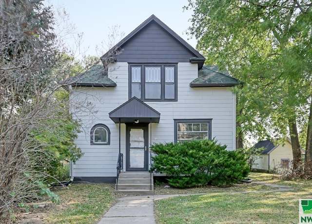 Property at 2410 Nebraska St, Sioux City, IA 51104, 4 beds, 2.5 baths