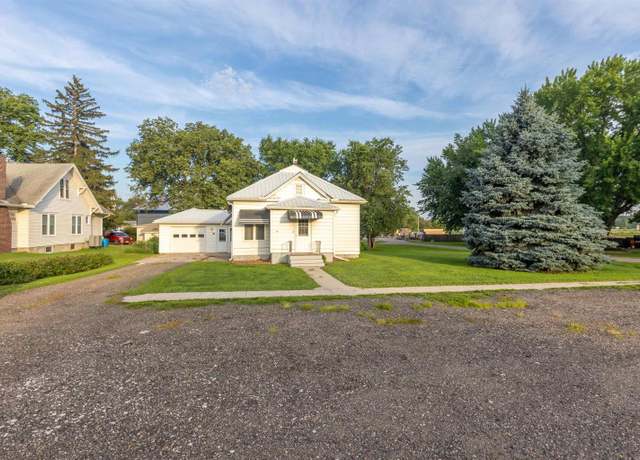 Property at 923 Driftwood St, Correctionville, IA 51016, 1 bed, 1 bath