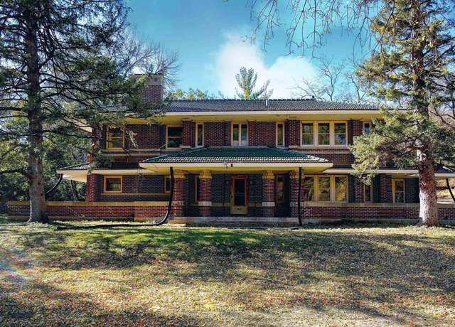 Property at 3927 Country Club Blvd, Sioux City, IA 51104, 3 beds, 3 baths