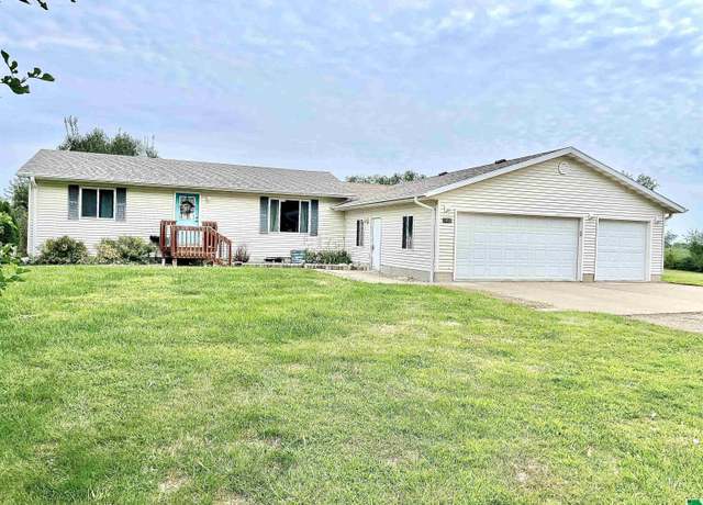 Property at 2410 E Main St, Vermillion, SD 57069, 4 beds, 2 baths