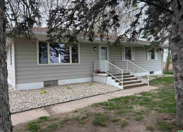 Property at 2395 Port Neal Rd, Sergeant Bluff, IA 51054, 5 beds, 2 baths