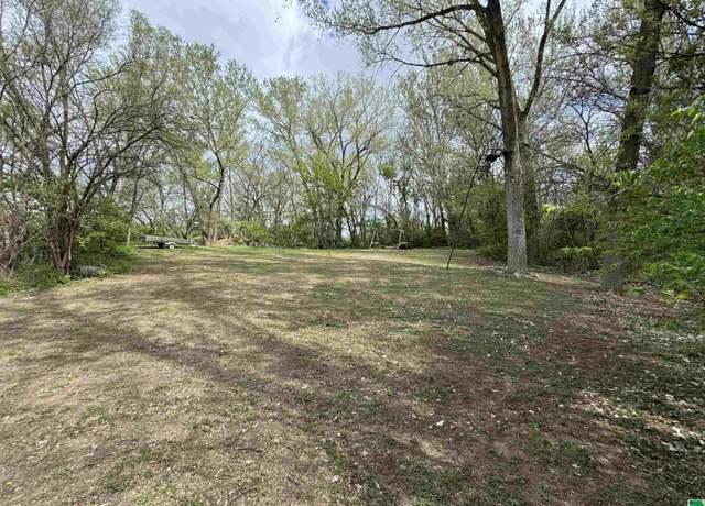 Property at 2634 1/2 S Cleveland St, Sioux City, IA 51106