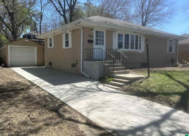 Property at 3606 Hamilton Blvd, Sioux City, IA 51104, 3 beds, 1 bath