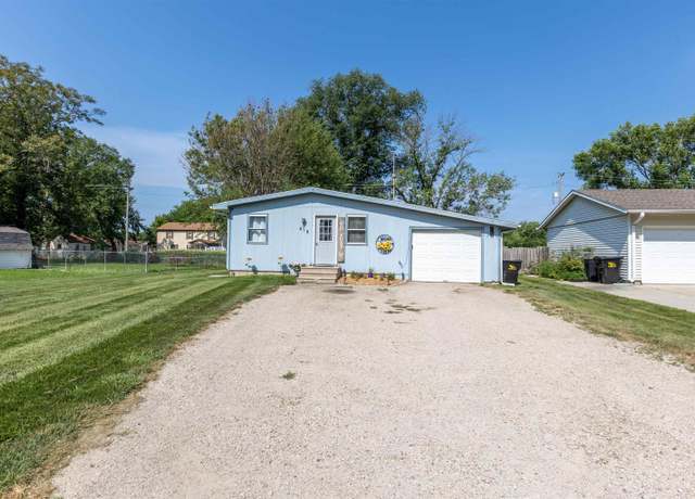 Property at 618 7th St, Onawa, IA 51040, 2 beds, 1 bath
