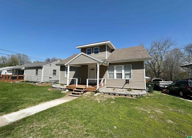 Property at 1821 S Pomegranite St, Et Al St, Sioux City, IA 51106, 24 beds, 11 baths