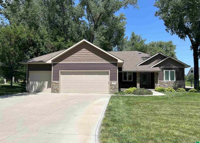 Property at 875 E Sawgrass Trl, Dakota Dunes, SD 57049, 5 beds, 3 baths