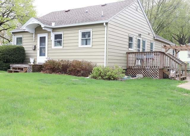 Property at 809 S Tama St, Rock Rapids, IA 51246, 3 beds, 2 baths