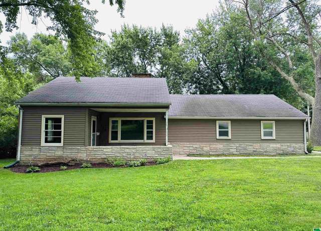 Property at 334 5th Ave Ave SE, Lemars, IA 51031, 3 beds, 2 baths