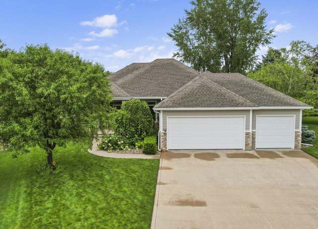 Property at 242 E Sawgrass Trl, Dakota Dunes, SD 57049, 4 beds, 3 baths
