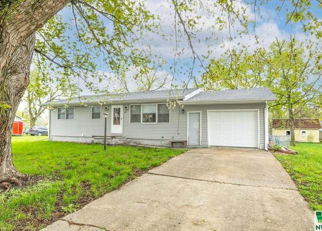 Property at 617 14th St, Onawa, IA 51040, 3 beds, 1 bath