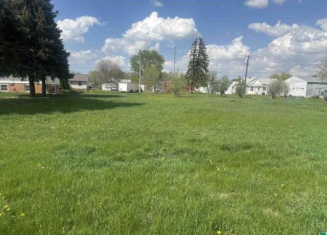 Property at TBD Walnut St, Dakota City, NE 68741