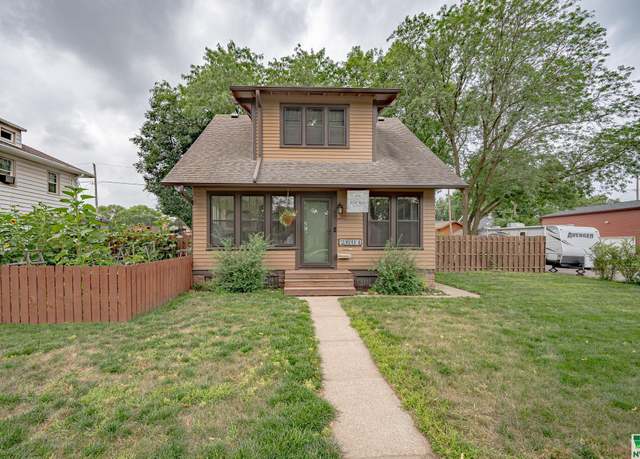 Property at 2601 S Cypress St, Sioux City, IA 51106, 3 beds, 1 bath