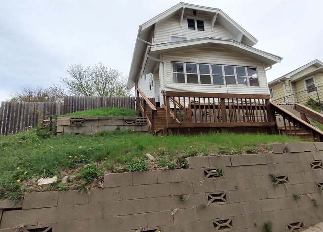 Property at 3109 Garretson Ave, Sioux City, IA 51106, 3 beds, 1 bath
