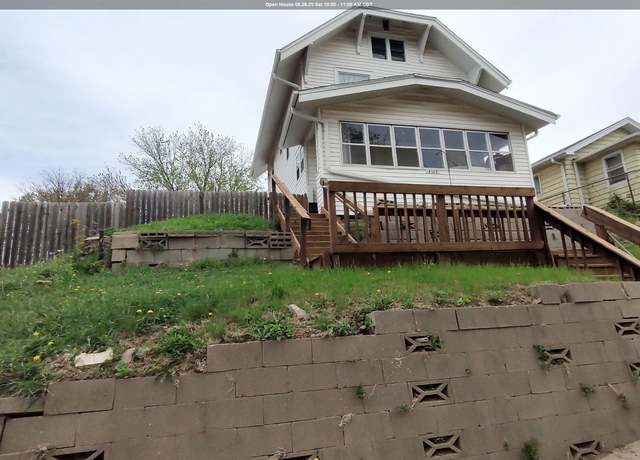 Property at 3109 Garretson Ave, Sioux City, IA 51106, 3 beds, 1 bath