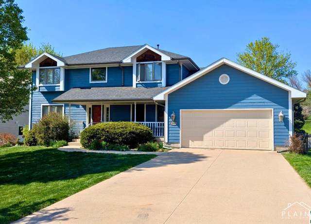 Property at 4909 Singing Hills Blvd, Sioux City, IA 51106, 4 beds, 3.5 baths