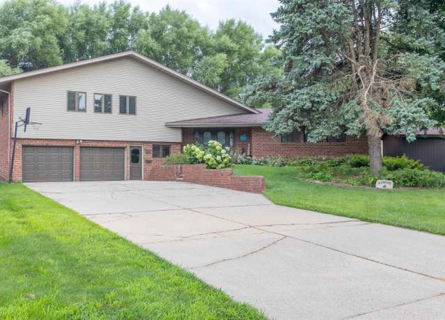 Property at 14 Elmwood Dr, Mapleton, IA 51034, 3 beds, 3 baths