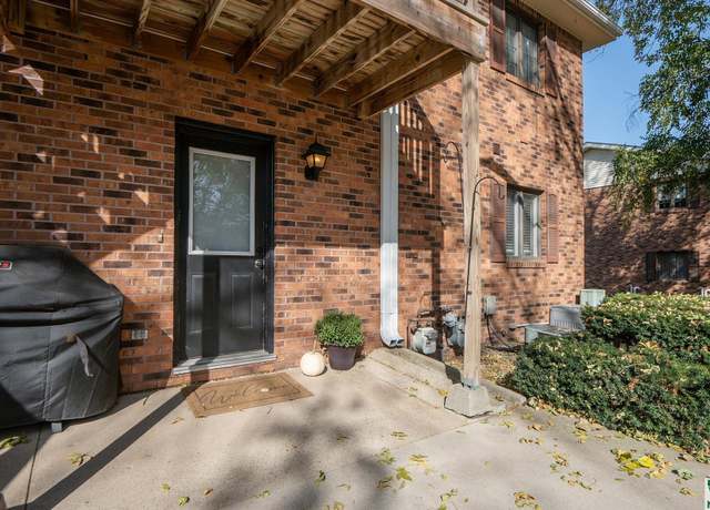 Property at 602 2nd St St SE #2, Orange City, IA 51041, 2 beds, 1 bath