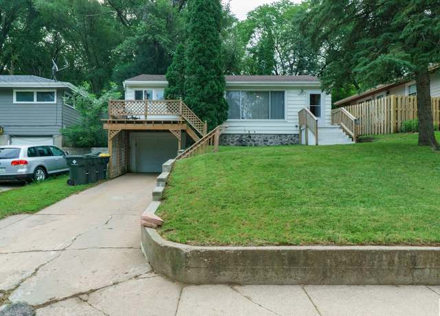 Property at 3638 Grandview Blvd, Sioux City, IA 51104, 3 beds, 1 bath