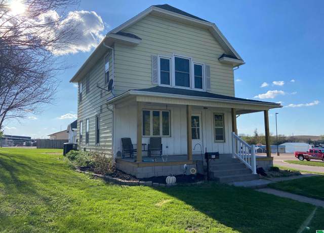 Property at 111 N 5th St, Mapleton, IA 51034, 3 beds, 1 bath