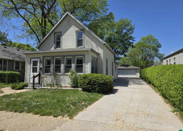 Property at 4107 Central St, Sioux City, IA 51108, 4 beds, 2 baths