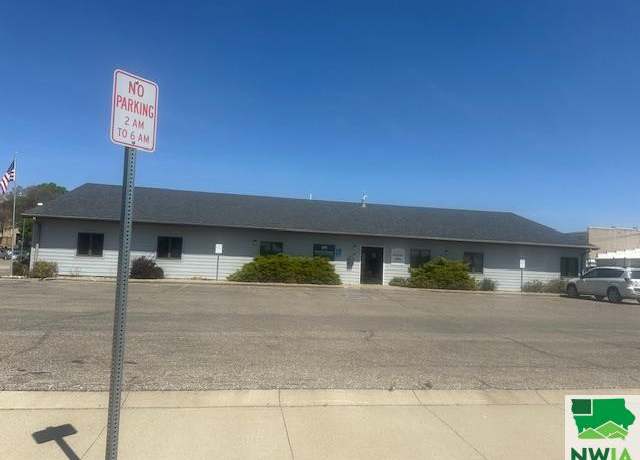 Property at 121 Kidder St, Vermillion, SD 57069