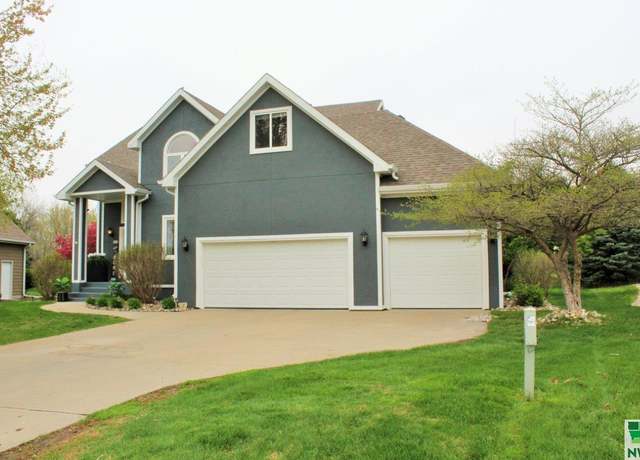 Property at 312 Inverness Trl, Dakota Dunes, SD 57049, 5 beds, 3.5 baths
