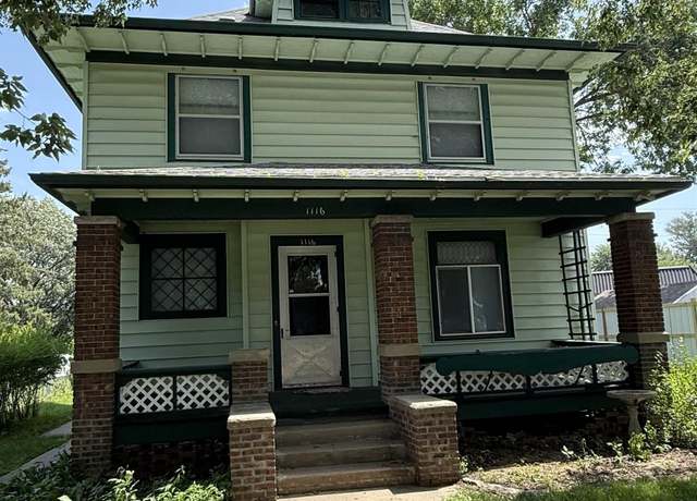 Property at 1116 S Glass St, Sioux City, IA 51106, 4 beds, 1.5 baths