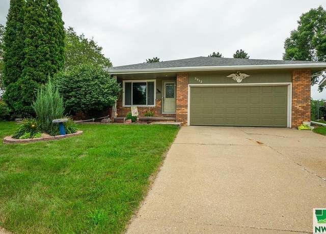 Property at 3612 Juniper Ct, Sioux City, IA 51106, 3 beds, 3 baths