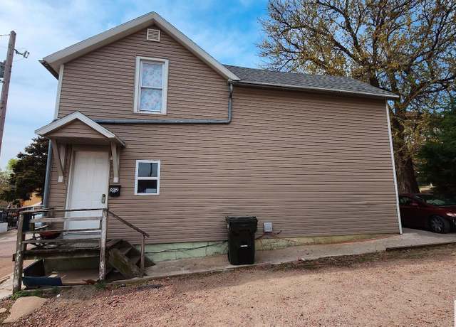 Property at 1012 1/2 Virginia St, Sioux City, IA 51105, 3 beds, 1 bath