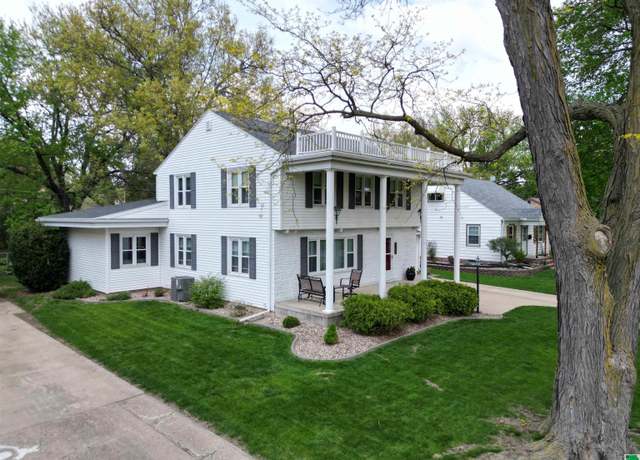 Property at 1405 W 6th St, Storm Lake, IA 50588, 3 beds, 1.5 baths