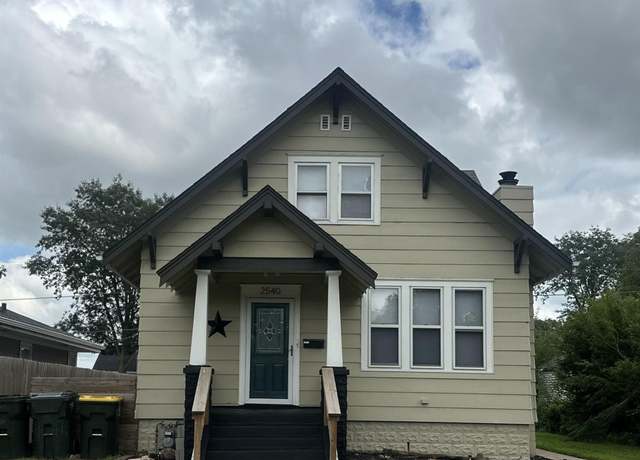 Property at 2540 S Glass St, Sioux City, IA 51106, 3 beds, 2 baths