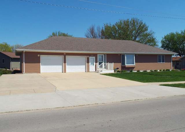 Property at 1595 16th St, Sheldon, IA 51201, 2 beds, 3 baths