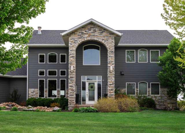 Property at 2490 5th Ave Ave SE, Lemars, IA 51031, 5 beds, 3.5 baths