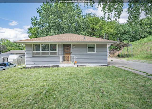 Property at 1703 35th St, Sioux City, IA 51104, 2 beds, 2 baths