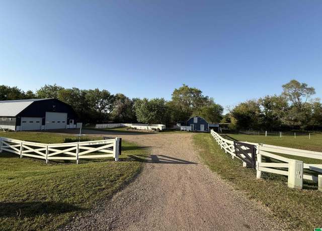 Property at 10 W 10th St ( 1104 10th ), Hawarden, IA 51023