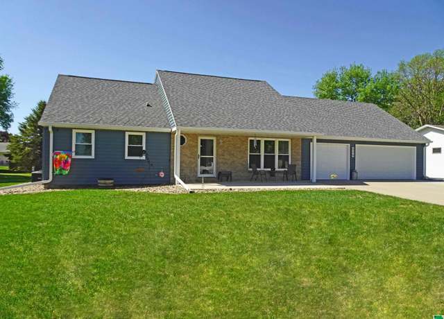 Property at 515 Sunrise Ave, Sanborn, IA 51248, 4 beds, 2.5 baths