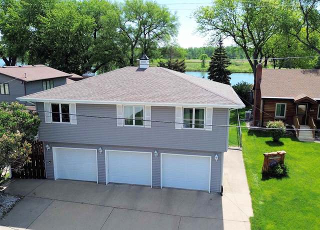 Property at 159 Suncoast Dr, Mccook Lake, SD 57049, 5 beds, 2.5 baths