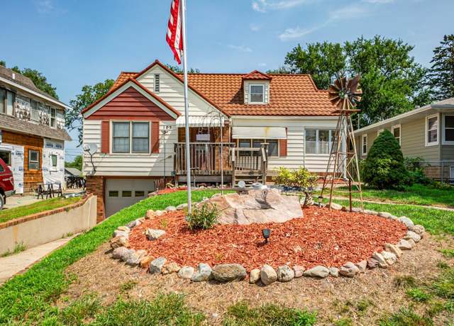 Property at 105 W Gilman Ter, Sioux City, IA 51104, 3 beds, 1 bath