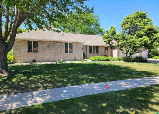 Property at 605 South Ridge Dr, South Sioux City, NE 68776, 4 beds, 3 baths