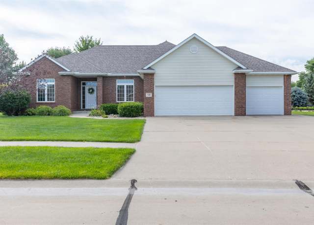 Property at 426 Fawn Holw, Dakota Dunes, SD 57049, 4 beds, 3.5 baths