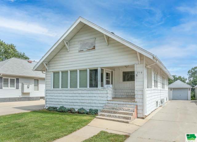 Property at 210 N 8th St, Mapleton, IA 51034, 2 beds, 1 bath