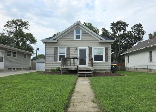 Property at 3321 6th Ave, Sioux City, IA 51106, 2 beds, 1.5 baths